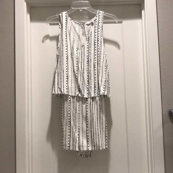 Dot Stripe print sleeveless romper NWOT - Picture 6 of 8
